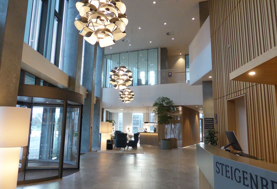 Hotel Alsik | Triplan glasvægge